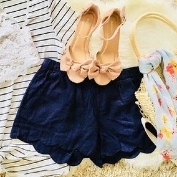 Alice Collection Pants - Navy Scalloped Linen Shorts size 6